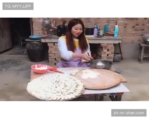 廖秋云出门像邻家阿姨,掏卡那一秒像要包下整条街 廖秋云出门像邻家阿姨,掏卡那一秒像要包下整条街